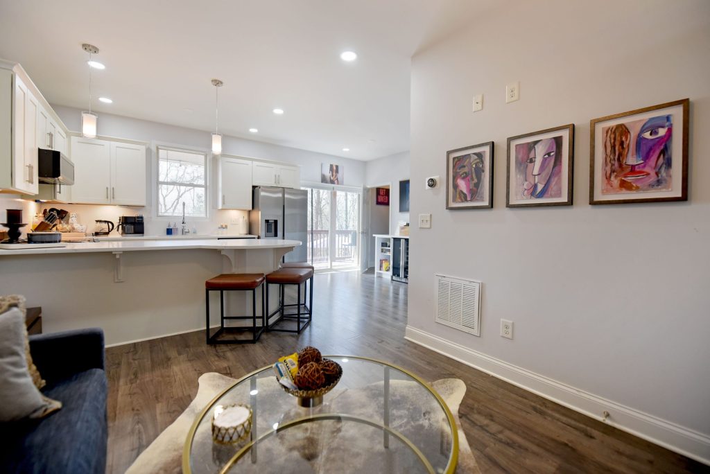 King Suite + Full Kitchen | Unique Stay in Paradise Valley