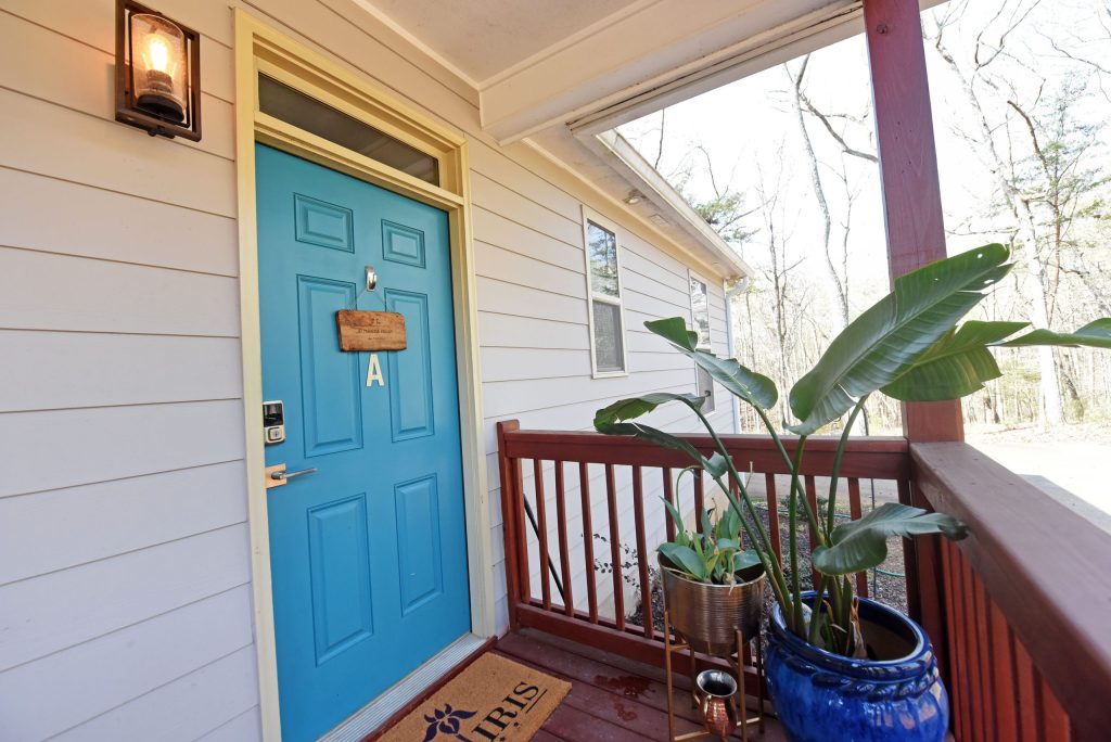 The Iris Flat A entrance